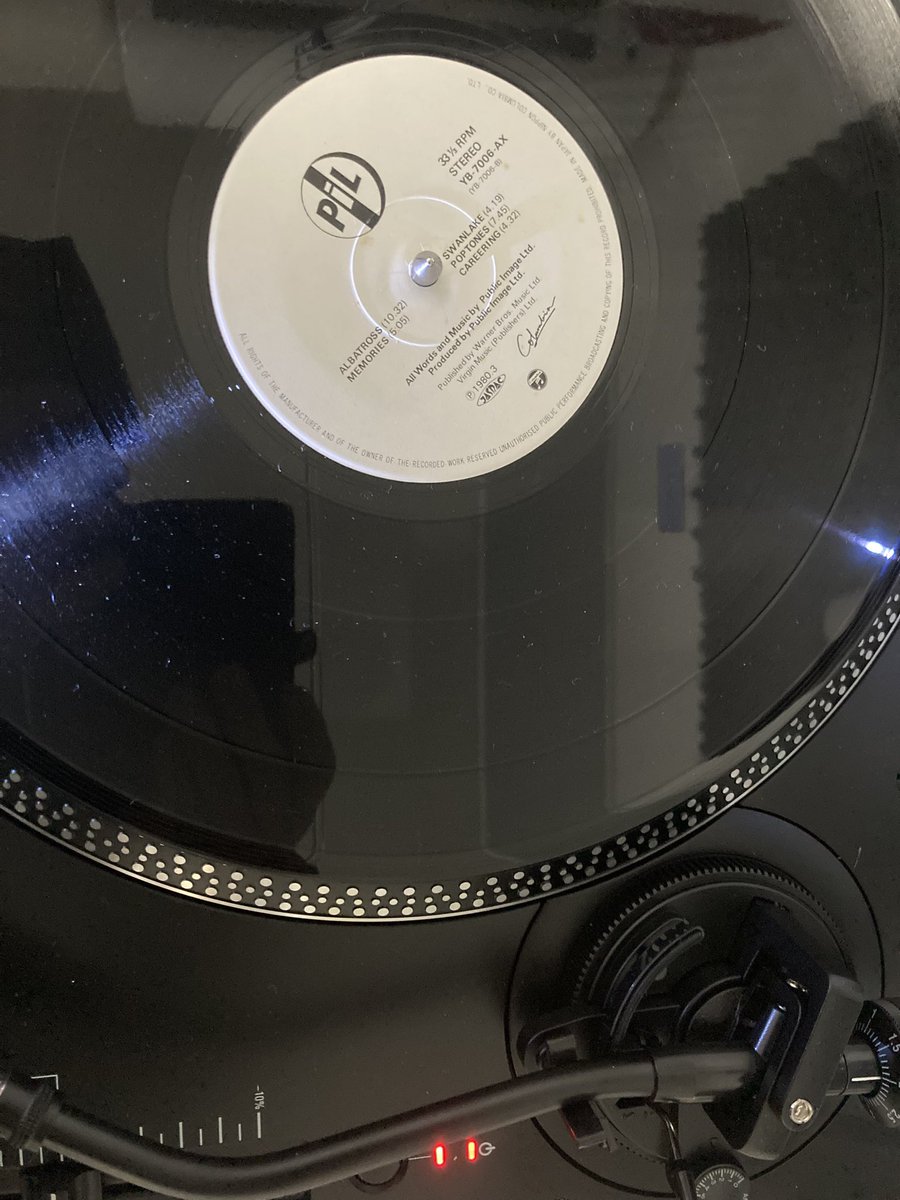 いやはや、凄いアルバム。 これぞレコードで聴いてこその作品ですね