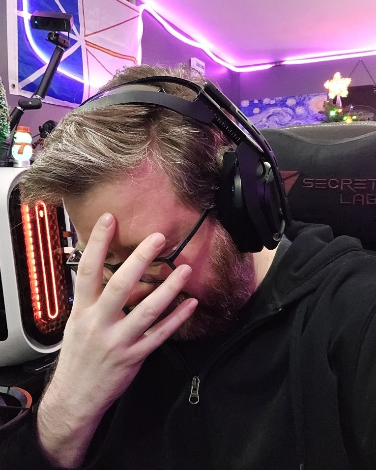 When someone redeems IRL flashbang...

#instantselfie #chatmademedoit #twitch #twitchstreamer