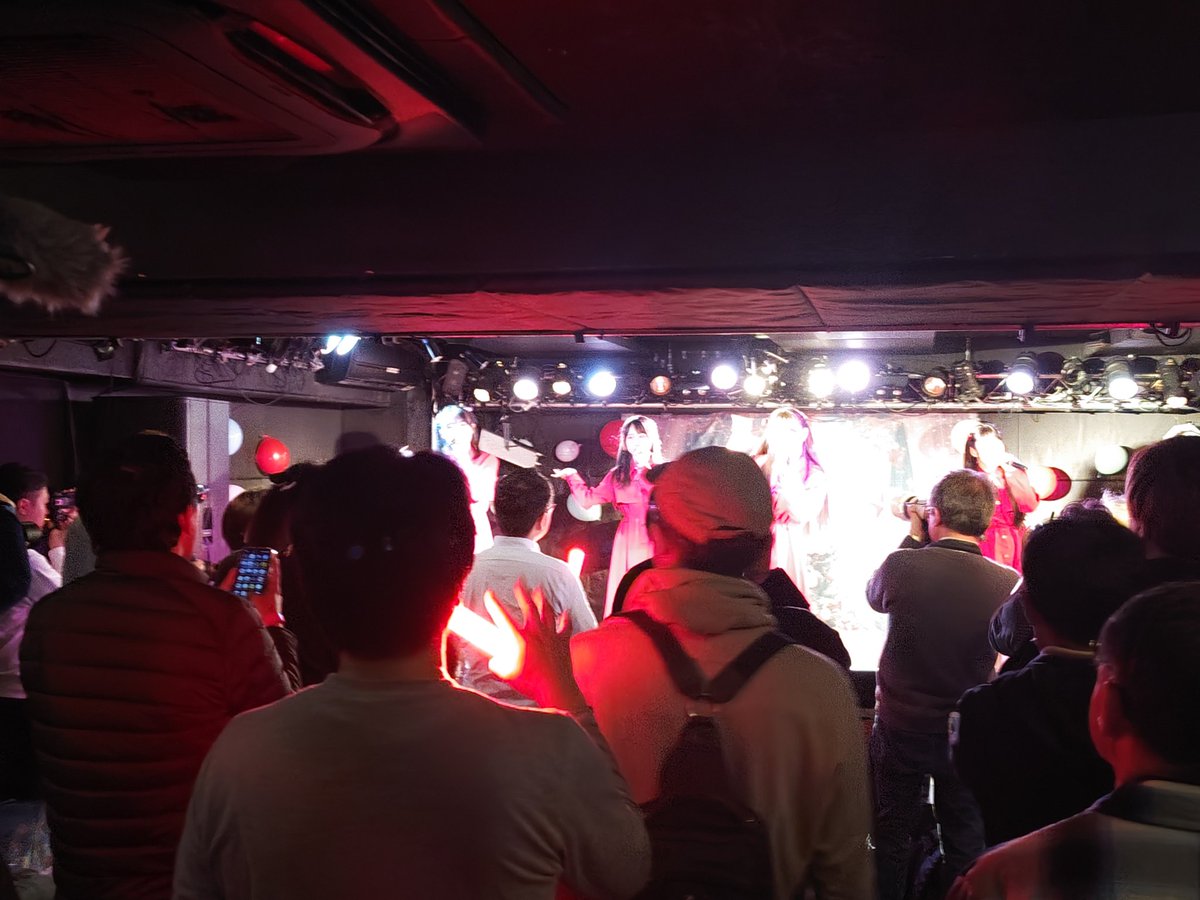 Sugar Mineステージ始まりました
大盛り上がりです！
ステージ見えない　笑