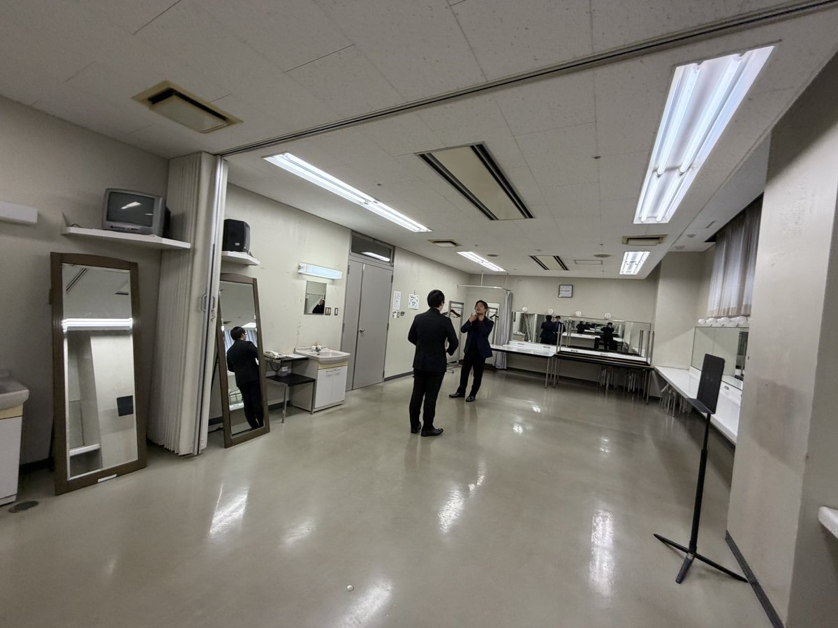 Miestarsinger tweet media