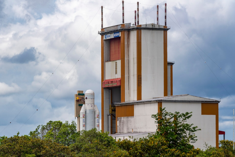 kosmonautyka's tweet photo. Dawny budynek integracji wycofanej #rakiety nośnej Ariane 5 na europejskim kosmodromie #Kourou przekazany został firmie Avio na potrzeby jej nowych rakiet Vega-C i Vega-E.

Więcej:
https://t.co/GlMcx5Ysgs https://t.co/NSYdDbNY1E