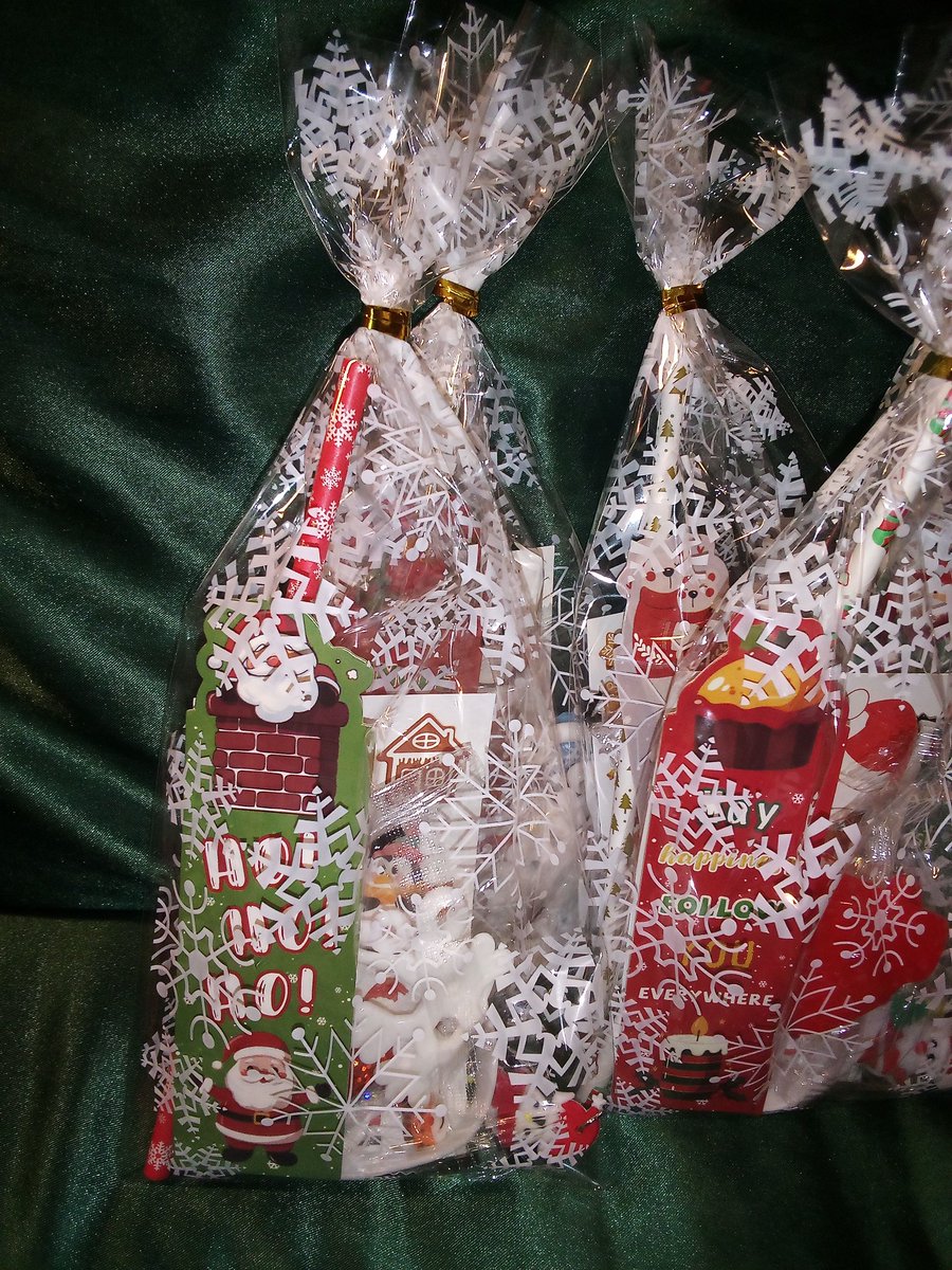 VixPicks's tweet photo. Merry Christmas!!! Happy Winter Solstice season!!! Happy Holidays!! ⛄❤️ ❄️ 🎁 

Here we have for the little book dragons some stocking stuffers 🧦 

These here are some Mystery Bookish Christmas Bags 

🔥 Purchase them while they're still hot🔥 
https://t.co/9tTN8VaNke https://t.co/E8H78GpKpL