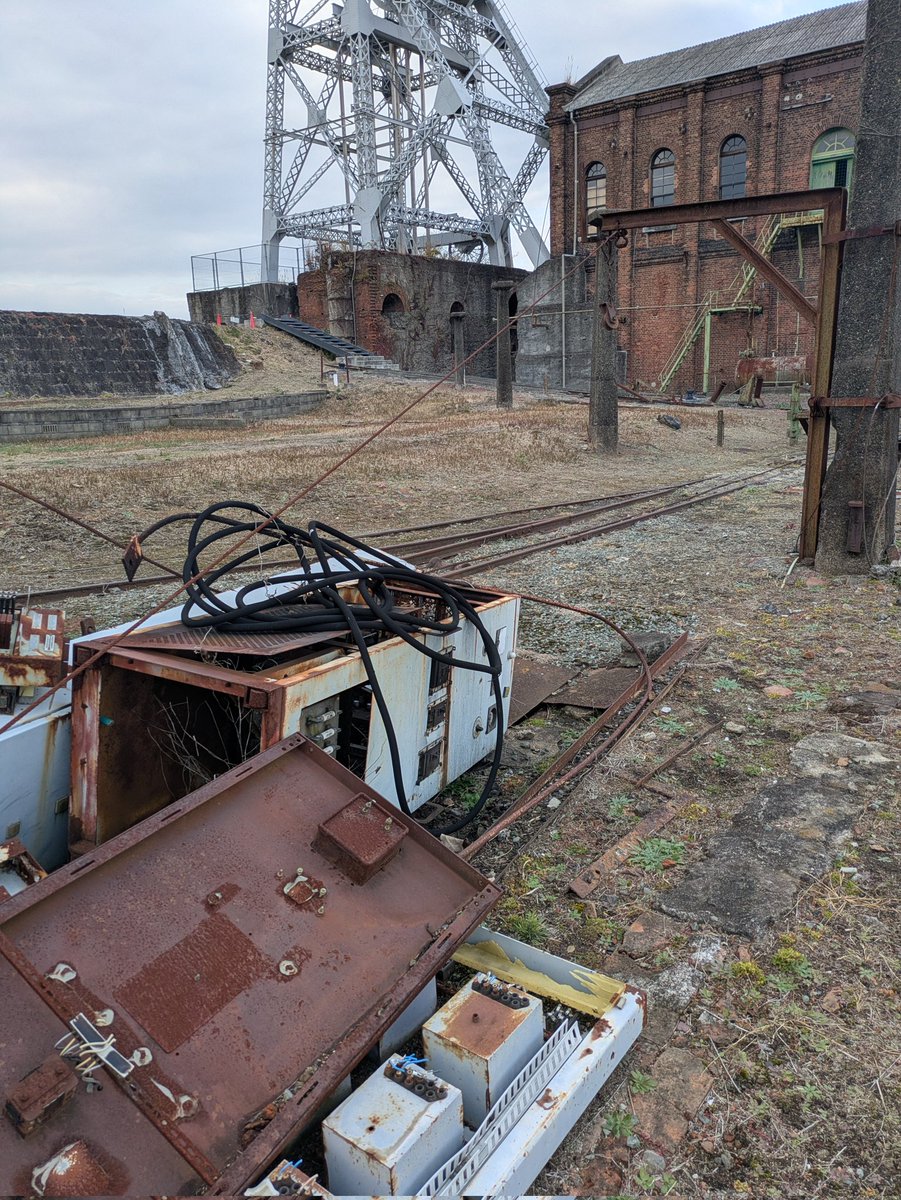 大きいリニアアンプが捨ててあるw
#万田坑　#荒尾市