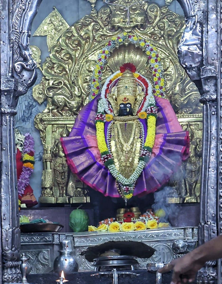 JM_Scindia's tweet photo. जय श्री अम्बा बाई! 
कोल्हापुर स्थित श्री महालक्ष्मी शक्तिपीठ में दर्शन माता का आशीर्वाद प्राप्त करने का सौभाग्य मिला।

माँ महालक्ष्मी से राष्ट्र और समाज के सतत उत्थान एवं कल्याण हेतु प्रार्थना की। https://t.co/afnxf93VRq