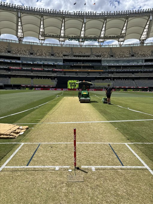 Perth Scorchers opt to bowl first! 🚨