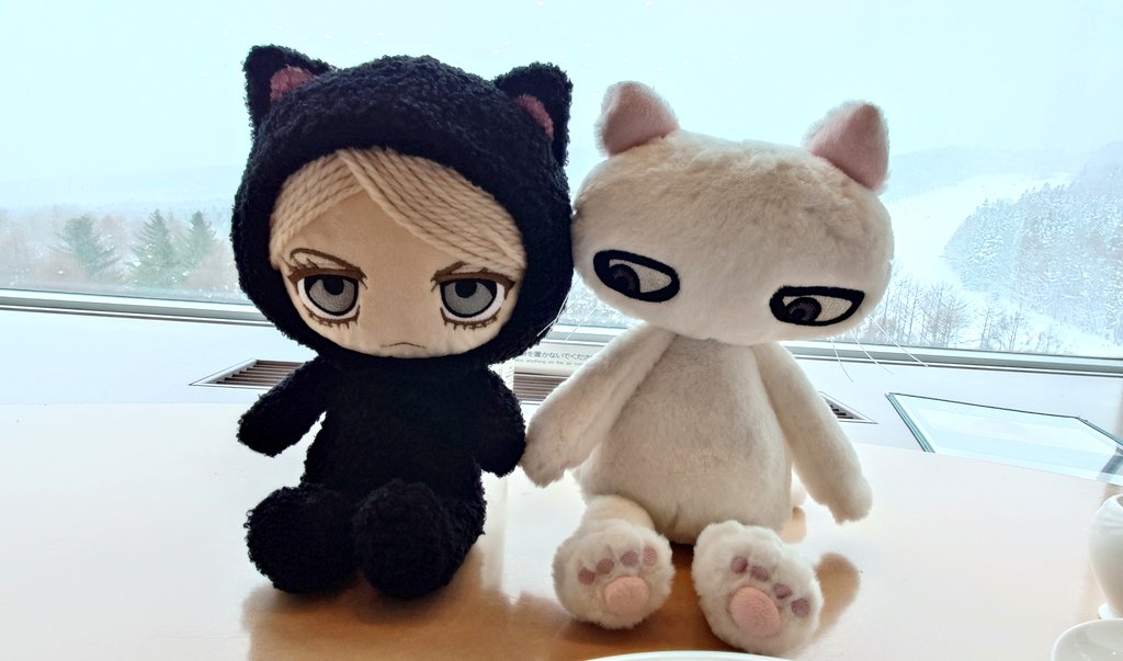 たまらん…🤍🖤🤍🖤 かわいすぎる………😍｡.:・ﾟ❤️ #HYDE #EDYH #抱っこ