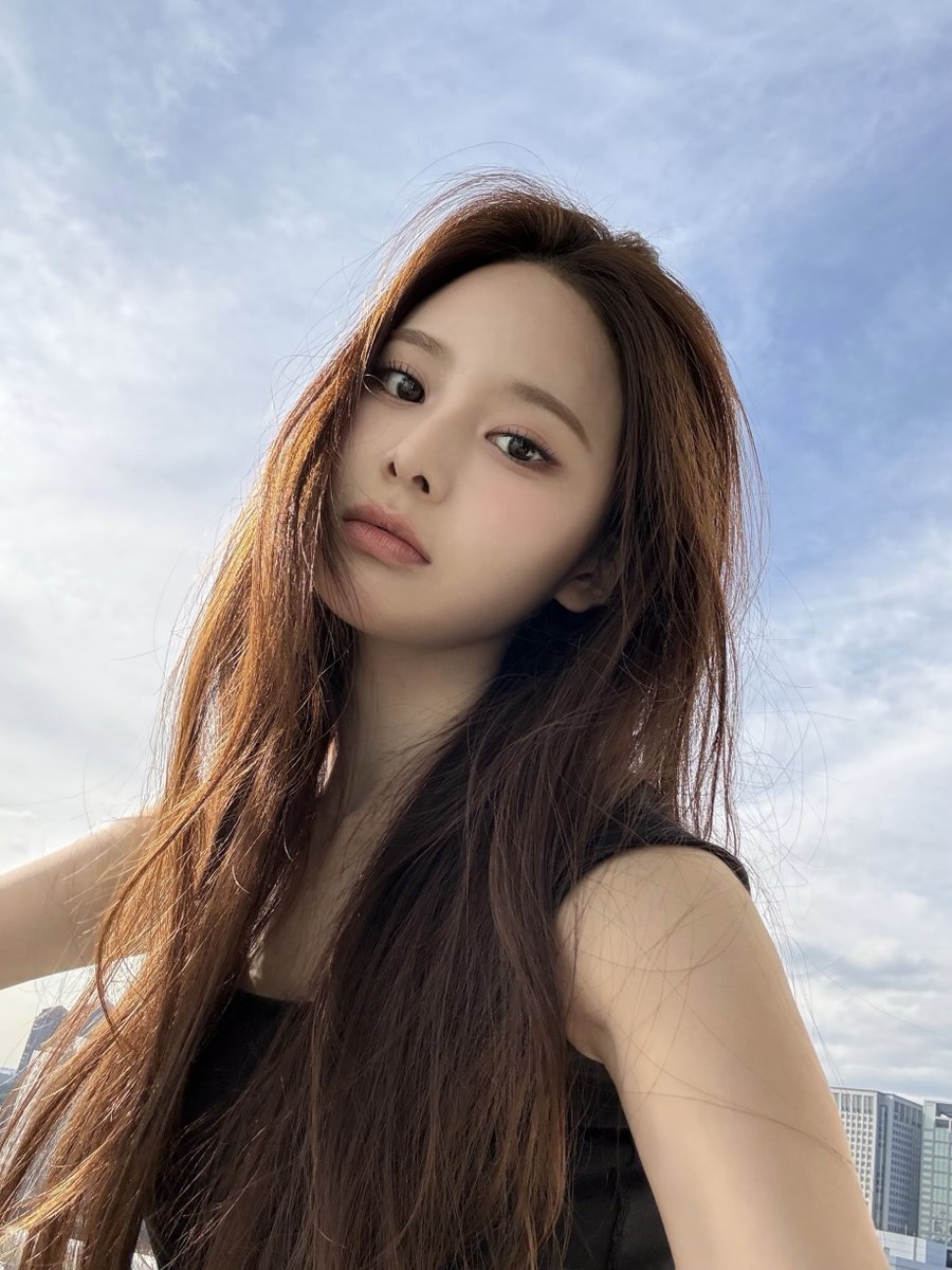 izna_offcl's tweet photo. [izME📮]

🌤️☀️🤍🩵

#izna #이즈나
#BANGJEEMIN #방지민 https://t.co/HCB3iaB6nd
