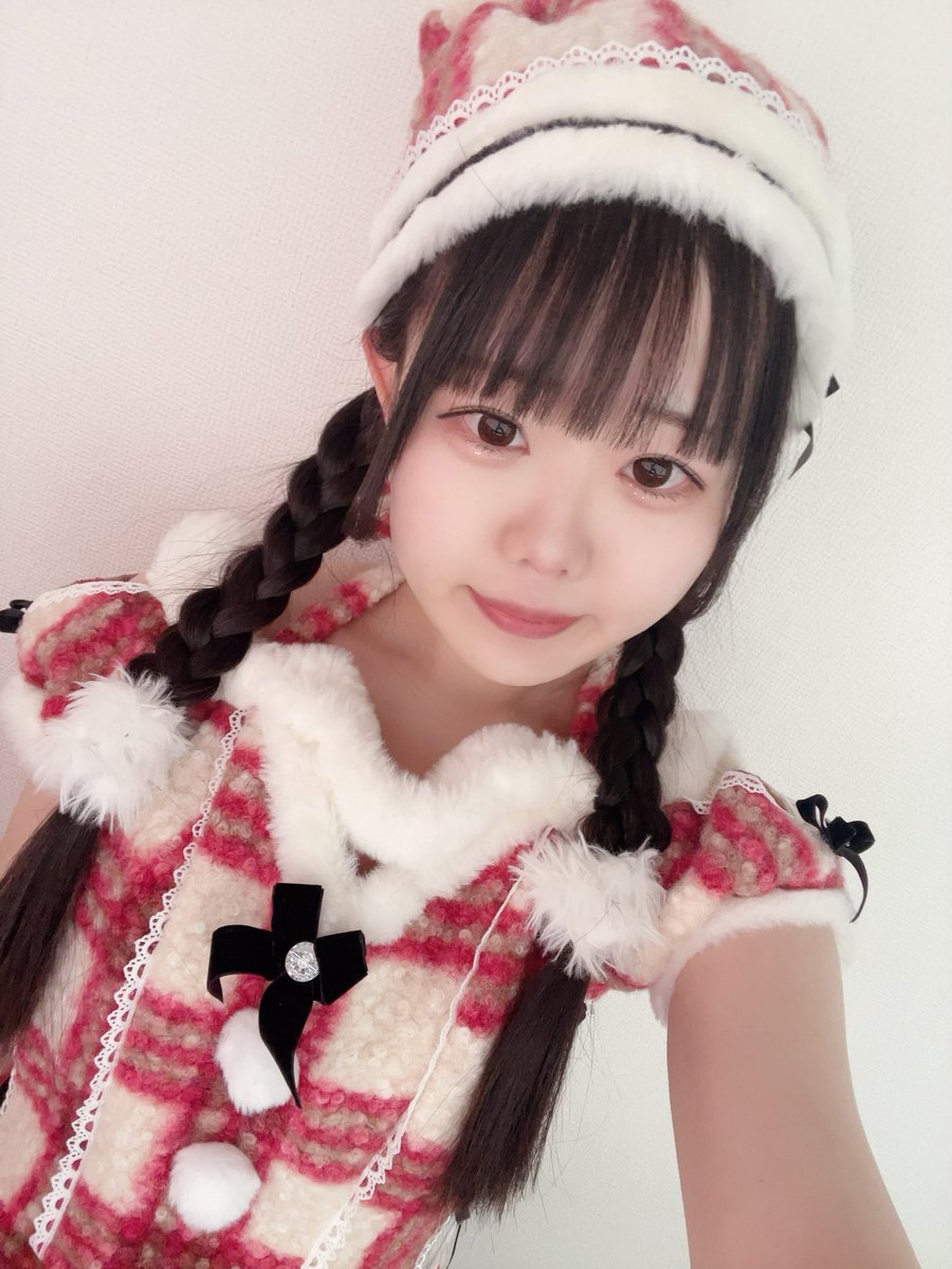 momo_MaidSweet's tweet photo. サンタさんだよ〜🎅 https://t.co/rCsbc2yljW