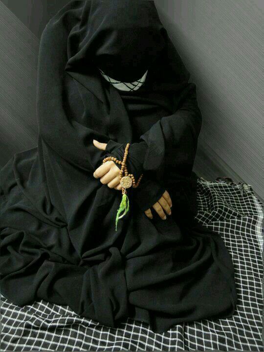 فقیر بن کر بیٹھی تھی میں جس کے لیے،
وہی آ کر کہنے لگا…
“میرے لیے دعا کرو
کہ میرا محبوب مجھے مل جائے۔”

#skmalk #TDR_NOW #اردو_زبان