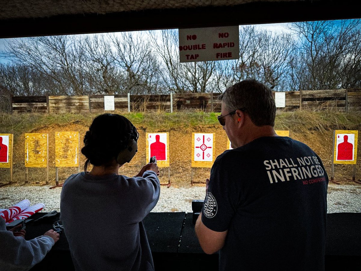 HopperWarRoom's tweet photo. #TeamHopper went to Fossil Pointe after a hard day of campaigning!

Great patriots must be even greater shots! https://t.co/sZbj8TwaEm