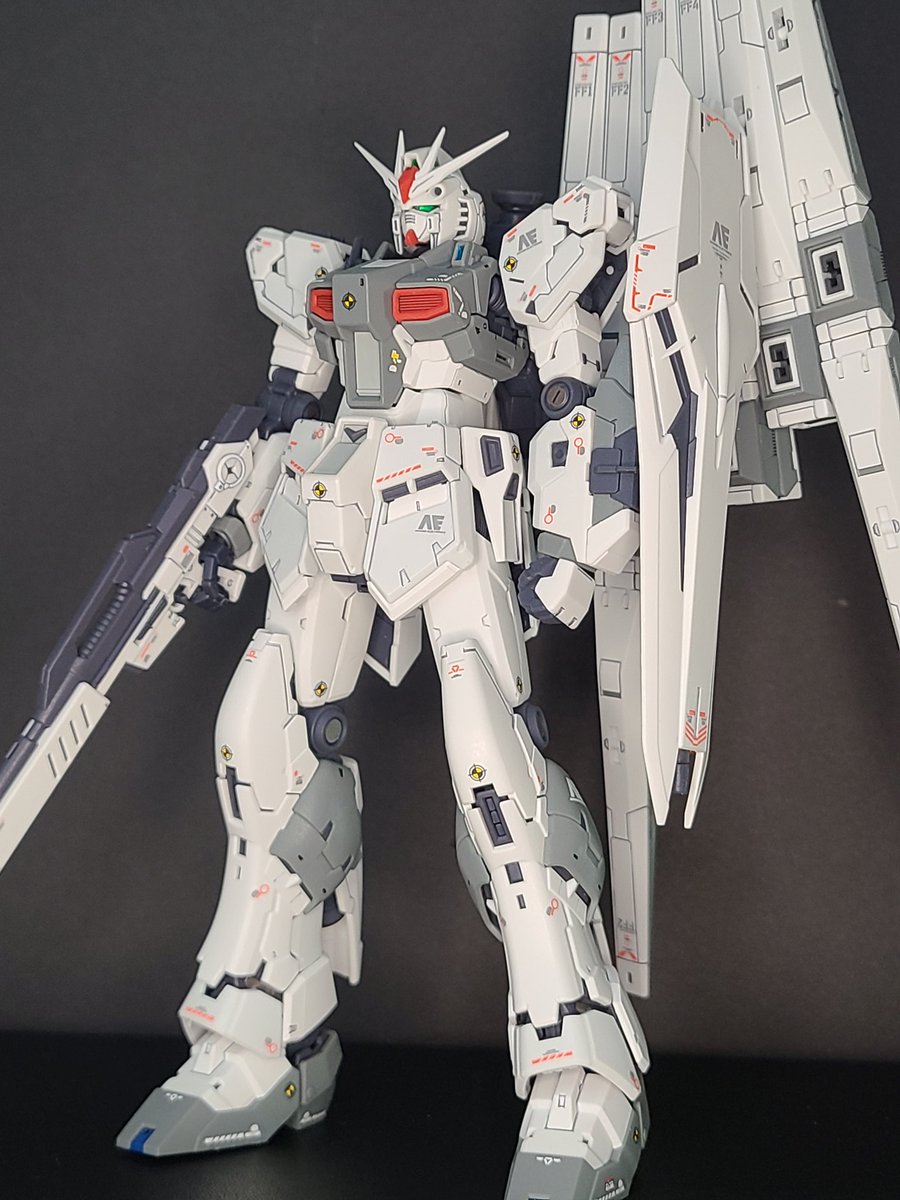 のん☻ 昨日、BOOK・OFFで買ったν-ガンダム。かなりキレイな状態でした。