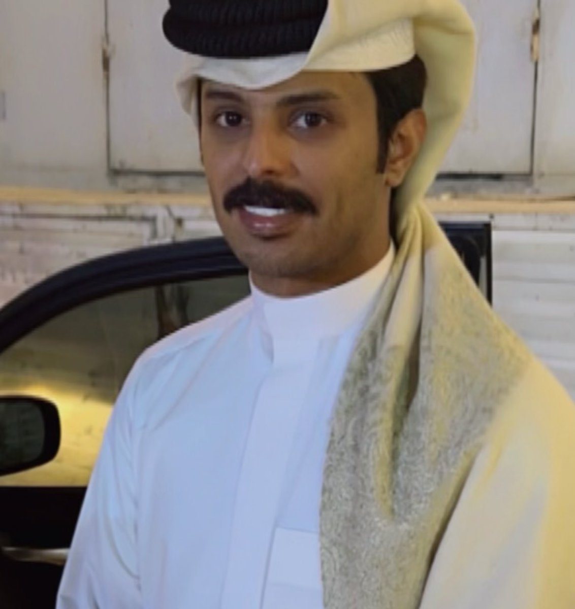 " أقدّر اللي يقّدرني ويلقاني مثل ما ألقاه
وأحط كل نفسٍ في المكان اللي يناسبها ".