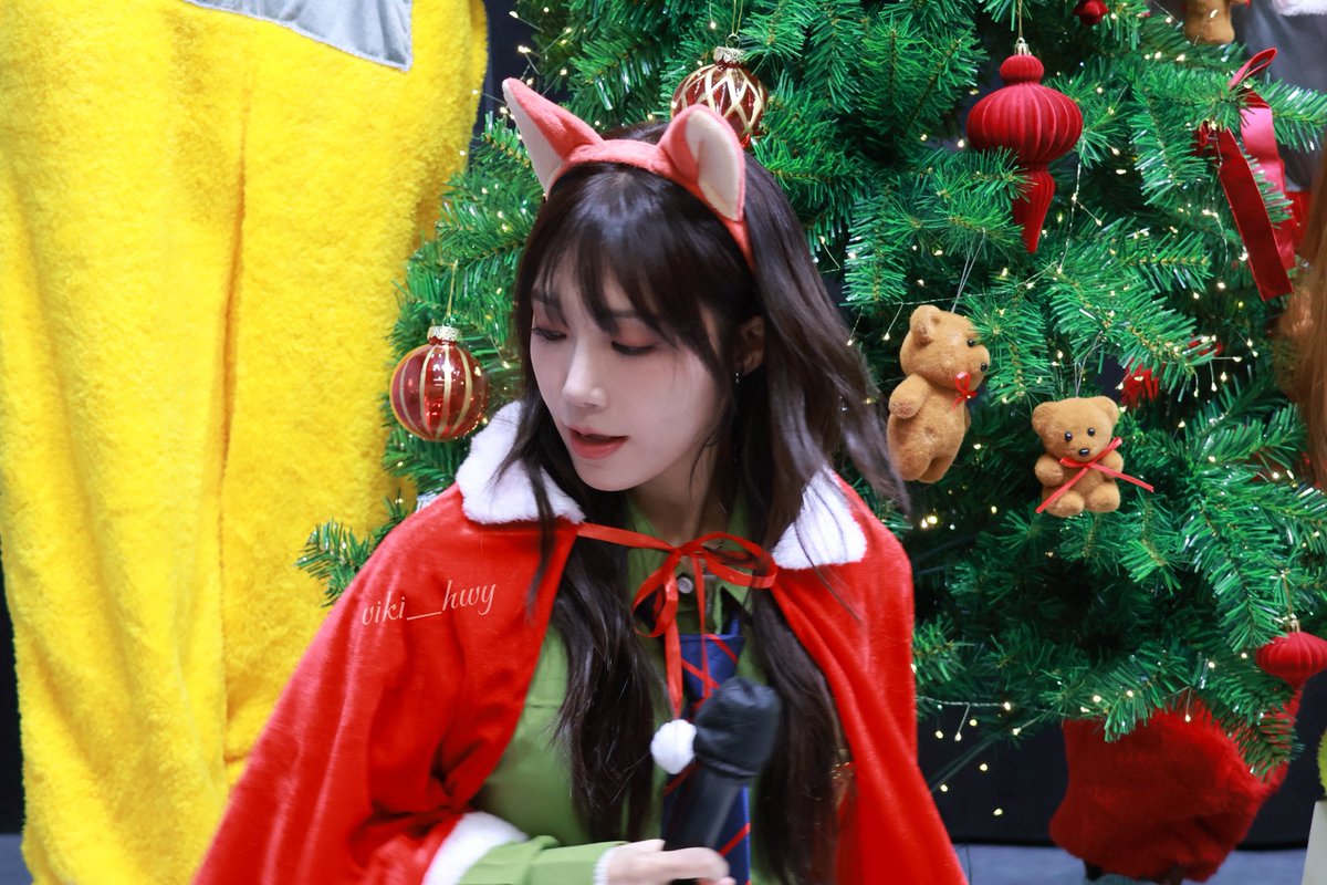 viki_hey tweet media