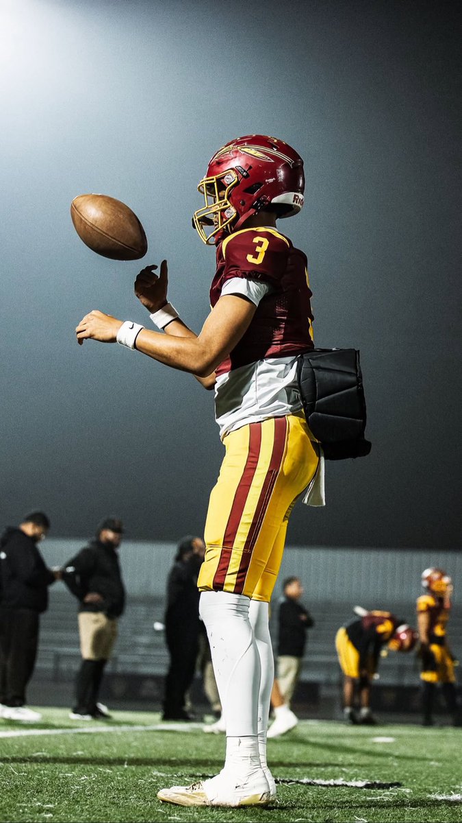 JarvisJr_3's tweet image. #AGTG We are #CIF STATE CHAMPIONS ! I’m so blessed to be apart of a HISTORY MAKING @BarstowFTBL team. We played a tough @SutterFootball team from Nor Cal and was able to overcome a 0-7 deficit with 17 unanswered points to win! Sad to see my seniors go but we sent them off as…