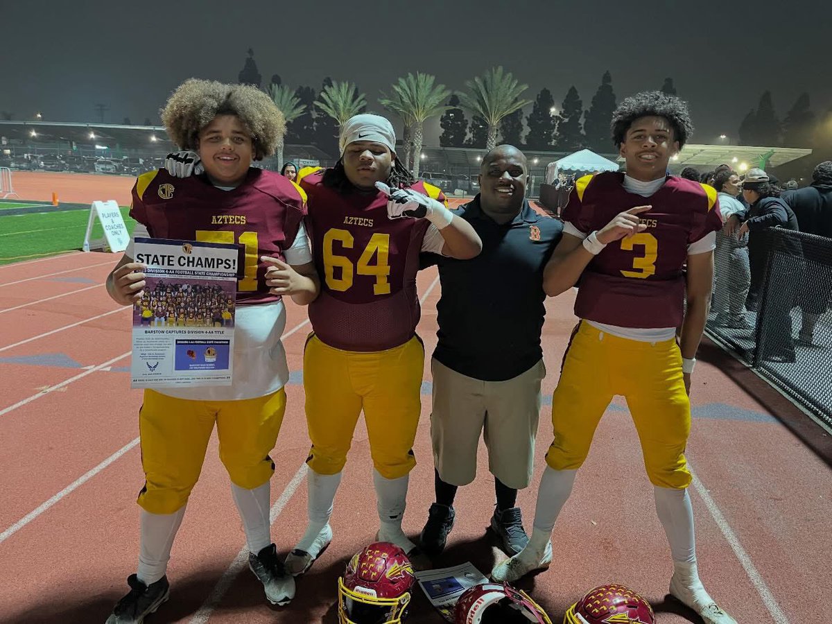 JarvisJr_3's tweet image. #AGTG We are #CIF STATE CHAMPIONS ! I’m so blessed to be apart of a HISTORY MAKING @BarstowFTBL team. We played a tough @SutterFootball team from Nor Cal and was able to overcome a 0-7 deficit with 17 unanswered points to win! Sad to see my seniors go but we sent them off as…
