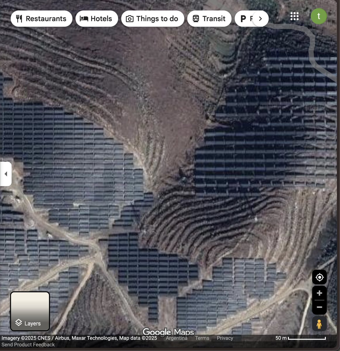 ๊ทธ ๋ฐ์ด๋ด ์์์ด ์ธ๊ณต์ง๋ฅ์ผ๋ก ๋ง๋ค์ด์ง ๊ฒ์ธ์ง ์๋์ง๋ ์ค์ํ์ง ์์ต๋๋ค. ๋ถ์ 25ยฐ46'54.3", ๋๊ฒฝ 105ยฐ28'06.9"์์๋ ๋น์ทํ ํํ์ ์ธ๋ ๊ตฌ์กฐ๋ฌผ์ ๋ณผ ์ ์์ต๋๋ค. ๋๋ ํธ๋ฉ ์นด์ดํฐ๋ฅผ ํ์ธํด ๋ณด๋ฉด