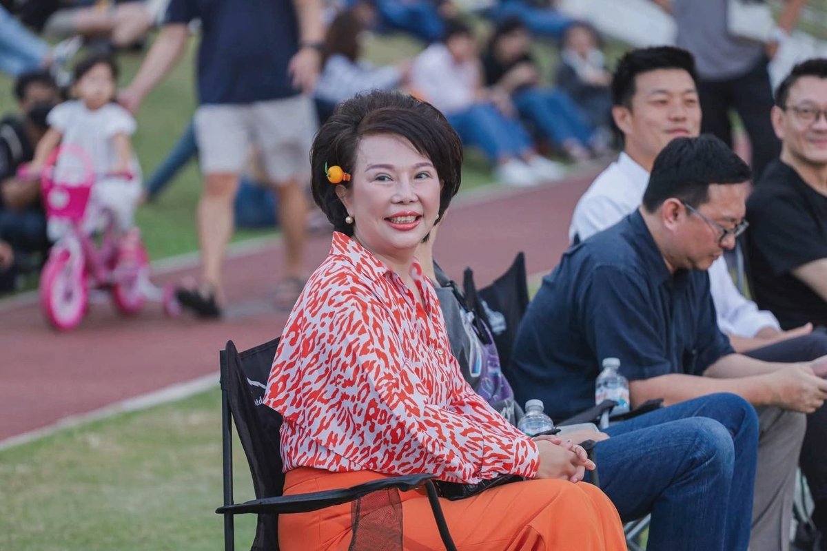 อมรัตน์ โชคปมิตต์กุล tweet media