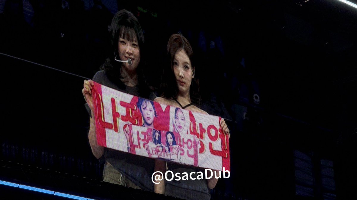 OsakaDub's tweet photo. 2yeon in Thailand😘
#THISISFORBKK 
#나연 #정연 https://t.co/NIioTfrUad
