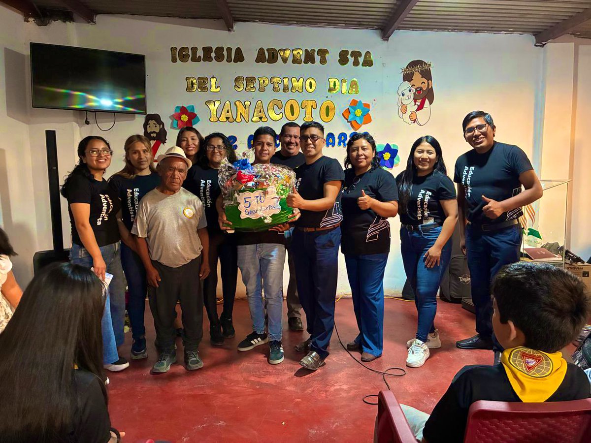AdventistasAPCE's tweet photo. En el marco de #TodosPorTodo, el Colegio Adventista Eduardo Forga entregó canastas solidarias en Yanacoto, Chosica, y realizó contactos para el curso bíblico 📘 Navidad: El Dios que se acercó. https://t.co/MaG1yrSMuw