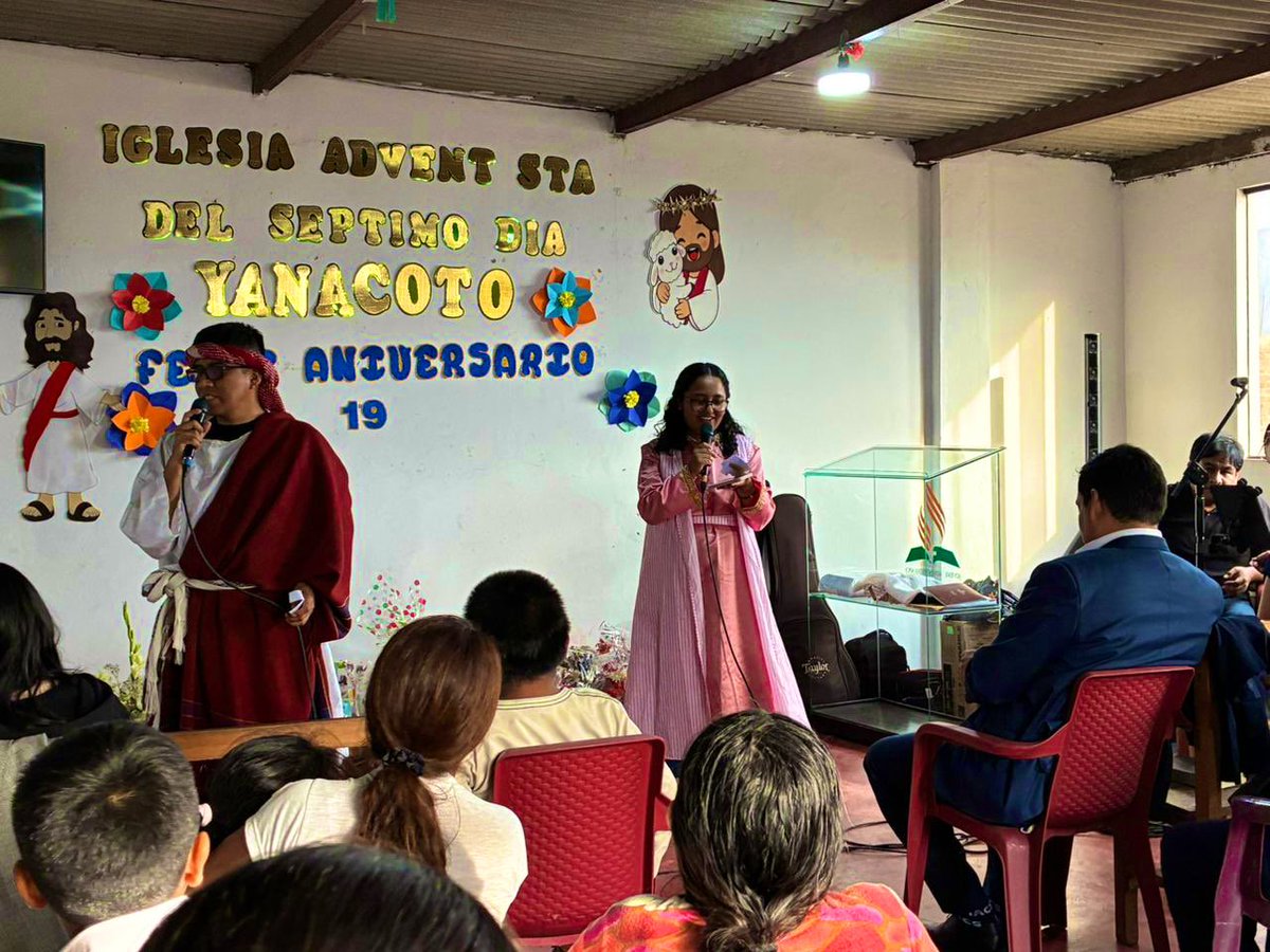 AdventistasAPCE's tweet photo. En el marco de #TodosPorTodo, el Colegio Adventista Eduardo Forga entregó canastas solidarias en Yanacoto, Chosica, y realizó contactos para el curso bíblico 📘 Navidad: El Dios que se acercó. https://t.co/MaG1yrSMuw