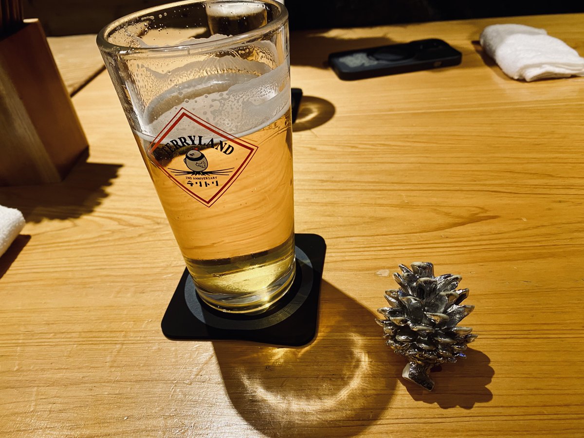 Siririnok's tweet photo. お久しぶりです。気付いたら2年半ぶり位ですが四人で集まりました。何をした、というわけでもなく昔の事を思い返したり、Siririnokを思い返すことができました。バンドは終わっても作品は残り続けるので、たまに聴いてあげてください。 https://t.co/GdxGvMrHhQ