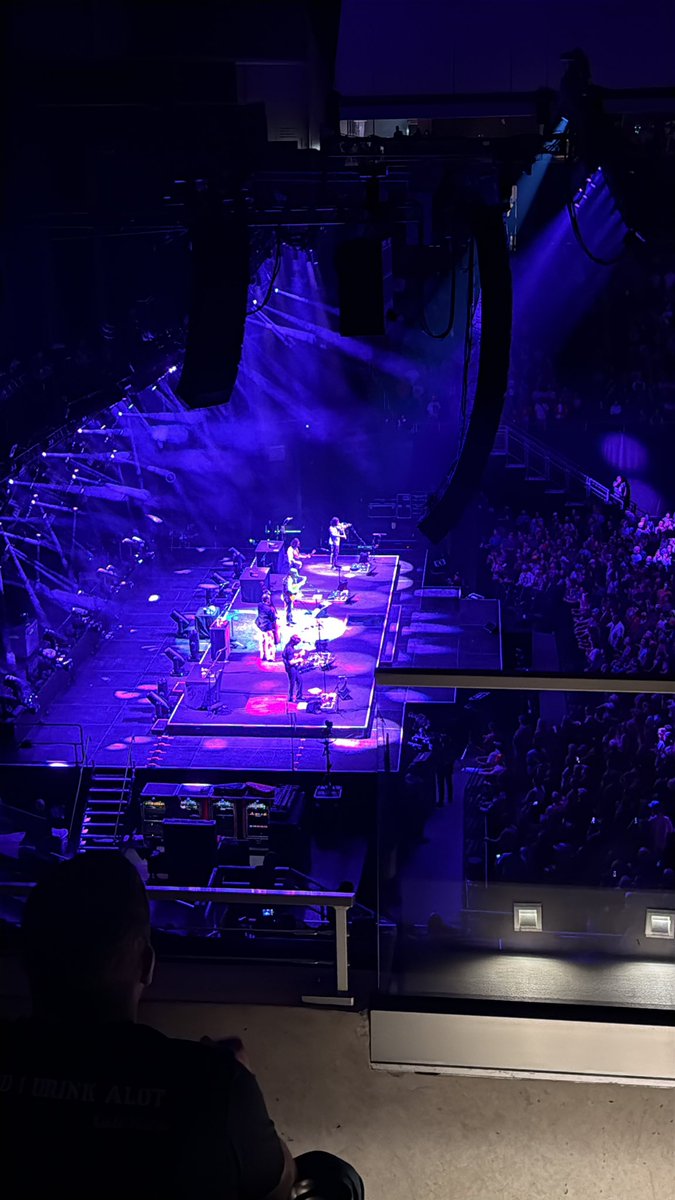 Done mind me. I’m in the corporate suite tonight for the Billy Strings concert.  #humblebrag