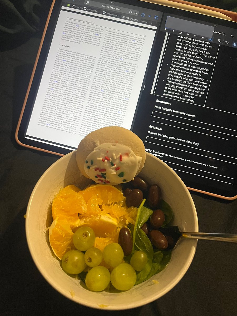 _lockedfin's tweet photo. Really weird snack bowl I put together for studying https://t.co/9Qn7tjYY8O