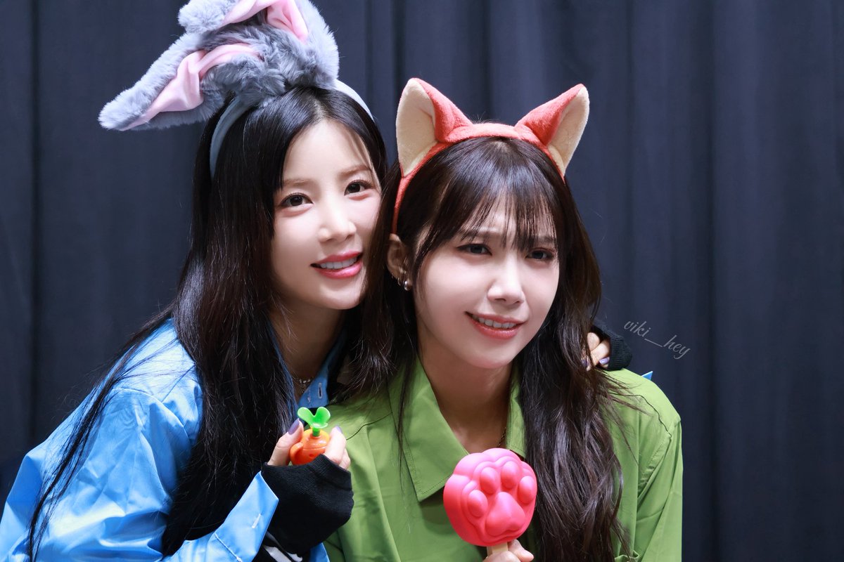 viki_hey tweet media