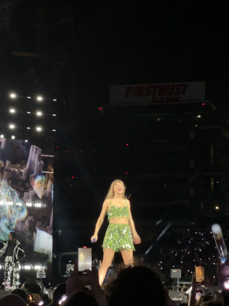 happy birthday to the reason i fell back in love with music, <a href="/taylorswift13/">Taylor Swift</a> 
will forever and always be the most special to me 
🦋🫶🎆🧣🏙️🐍💖🪩🥂🕰️🪶❤️‍🔥