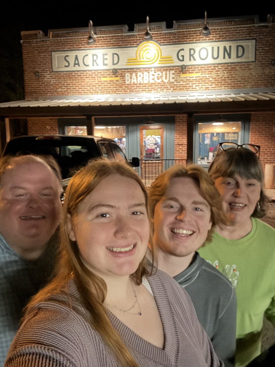 KellyMSMom's tweet image. Let the fun begin! #everybodyishome