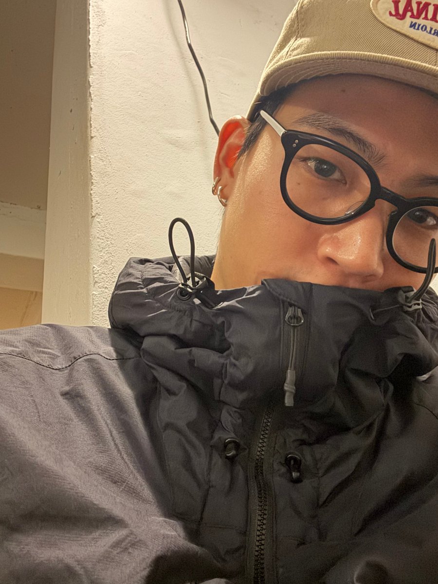 cyjprint's tweet photo. 251213 | #JAYB 💬

🌴 y/n, it’s raining, make sure to bring an umbrella.
🌴 it’s been such a long time since i showed up, right? i’m sorry.
🌴 it’s not like my hibernation is over.
🌴 i just woke up briefly.

💬 i have to meet mark in korea next week, and i’m nervous.
🌴 mark?

💬 i still can’t get out of your concert.
🌴 you must not get out ㅋㅋㅋㅋ

💬 do you still have the yellow penguin hair?
🌴 yeah… still.

💬 i didn’t expect you would even come to pop because of hibernation…
🌴 no, i should come, but honestly these days i’ve just been sleeping.

💬 our pop is over 400 days now,aren’t you going to do something like a commemorative live?
🌴 i’ll go live soon ㅋㅋ

[📸]

🌴 this is all i’ve got
🌴 ㅋㅋㅋㅋ

💬 i thought you’d already deleted this app. i was really sad.
🌴 why would i delete it, ahgases are here.

💬 oppa, you’re really a hat maniac.
🌴 i am a hat maniac.

💬 jaebeom-ah, there is a café event in hongdae. if you have time, come hang out.
🌴 if I have time, i’ll go ㅋㅋㅋ

💬 what have you been doing lately?
🌴 reading books, exercising, transcribing, writing a diary, meditating, then falling asleep, waking up, eating, running, doing sparring to build up my toughness, playing games, and sleeping deeply.

💬 have you listened to jinyoung’s music?
🌴 i’ll listen to it and then call jinyoung.

💬 please show proof of your transcription.
🌴 okay. there’s actually a book made specifically for transcription. i’ll show you that.
🌴 i started doing transcription again, and that book is nice. ㅋㅋ it’s easy to use

💬 isn’t running a bit too much since it’s cold?
🌴 once you start running, you get warm…

💬 it feels like just yesterday you were “ilsan water punch”… our jaebeomie has grown so much… sniff
🌴 no, even now i’m still the one getting hit.

💬 you said before you’d film a fighting scene for hard carry 3. when are you filming that?
🌴 i don’t think i ever said that..?

💬 oppa, today’s weather is totally good for listening to “angel,” right? do you agree?
🌴  i don’t think our vibes match, “angel” for today’s weather…ㅠ

💬 there really aren’t any events planned for the new year, right?
🌴 yup yup, none.

💬 have you finished reading “little life”?
🌴 i finished it… that book was tough.

💬 did you feel the presence of new ahgase at the concert???
🌴 i felt it a little ㅋㅋㅋ

[📸]

🌴 this is the book i’m reading these days.
🌴 i’m almost done reading it.

💬 oppa, seriously, when can we even see you, if you keep sparring and building toughness, when do we get to see you!!!!!!!!
🌴 for now, this year is going to pass first ㅎㅎ

💬 just rest well this year… we’ll be together for a long time anyway, so it’s okay 😍😍
🌴 thank you for thinking that way. let’s stay together for a long time.

💬 even so, you still have to check in sometimes…
🌴 yeah yeah. this time i really didn’t come for too long, i’ll come more often to check in ㅋㅋㅋ i’m sorry.

💬 the book title feels so spot-on…
“Words that hurt me come from a heart that wants to see me fall apart”
🌴 seriously ㅎㅎ

💬 oppa, python comeback’s 1st anniversary is coming up soon, how about a commemorative challenge?
🌴 there isn’t even 1 degree of relation (that’s completely unrelated)

💬 it was my first time going to a concert, so almost every song was new to me… it was seriously so good… i want to go again…
🌴 i’ll do it again, so come again. i think the songs will sound even better then ㅎ

💬 if i don’t have an ahgabong, what do you recommend cheering with? i’m going to a concert next week.
🌴 if you’re already an ahgase in your heart, i/we will see the green light inside.
🌴 green lantern…
🌴 yeah, man.

💬 i’ve been a fan for 9 years, but it was my first time hearing “magnetic” liveㅠㅠ even though it wasn’t GOT7 completely, it was so good.
🌴 ㅠ as long as you enjoyed it.
