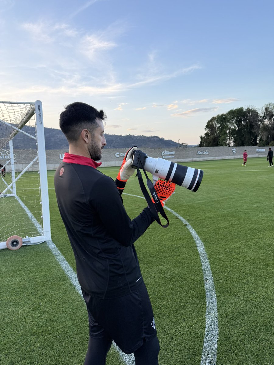 AtlasFC's tweet image. ¿Creen que Camilo Vargas me quite la chamba? 🥹