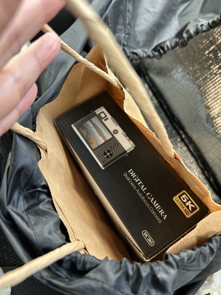 今からその金で買った誕生日プレゼントを曾祖父さん（90）に渡してきま