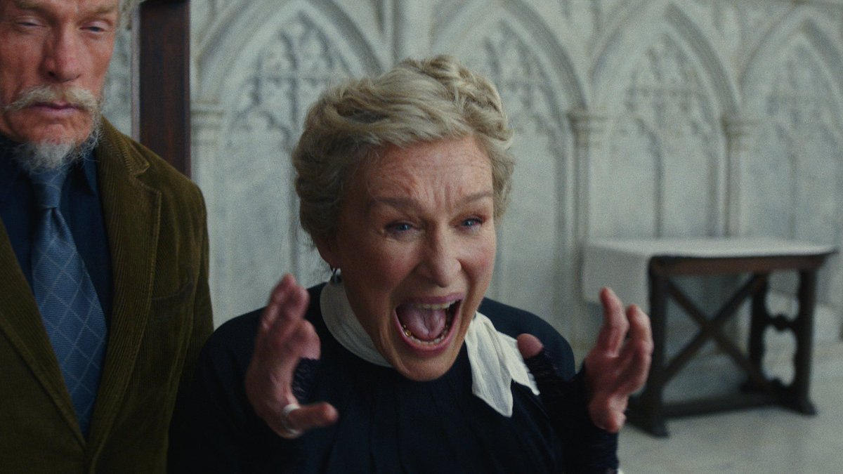 Daniel Craig. Josh O'Connor. Glenn Close. Josh Brolin. Mila Kunis. Jeremy Renner. Kerry Washington. Andrew Scott. Cailee Spaeny. Daryl McCormack. Thomas Haden Church.

WAKE UP DEAD MAN : Une histoire à couteaux tirés, c’est dispo.