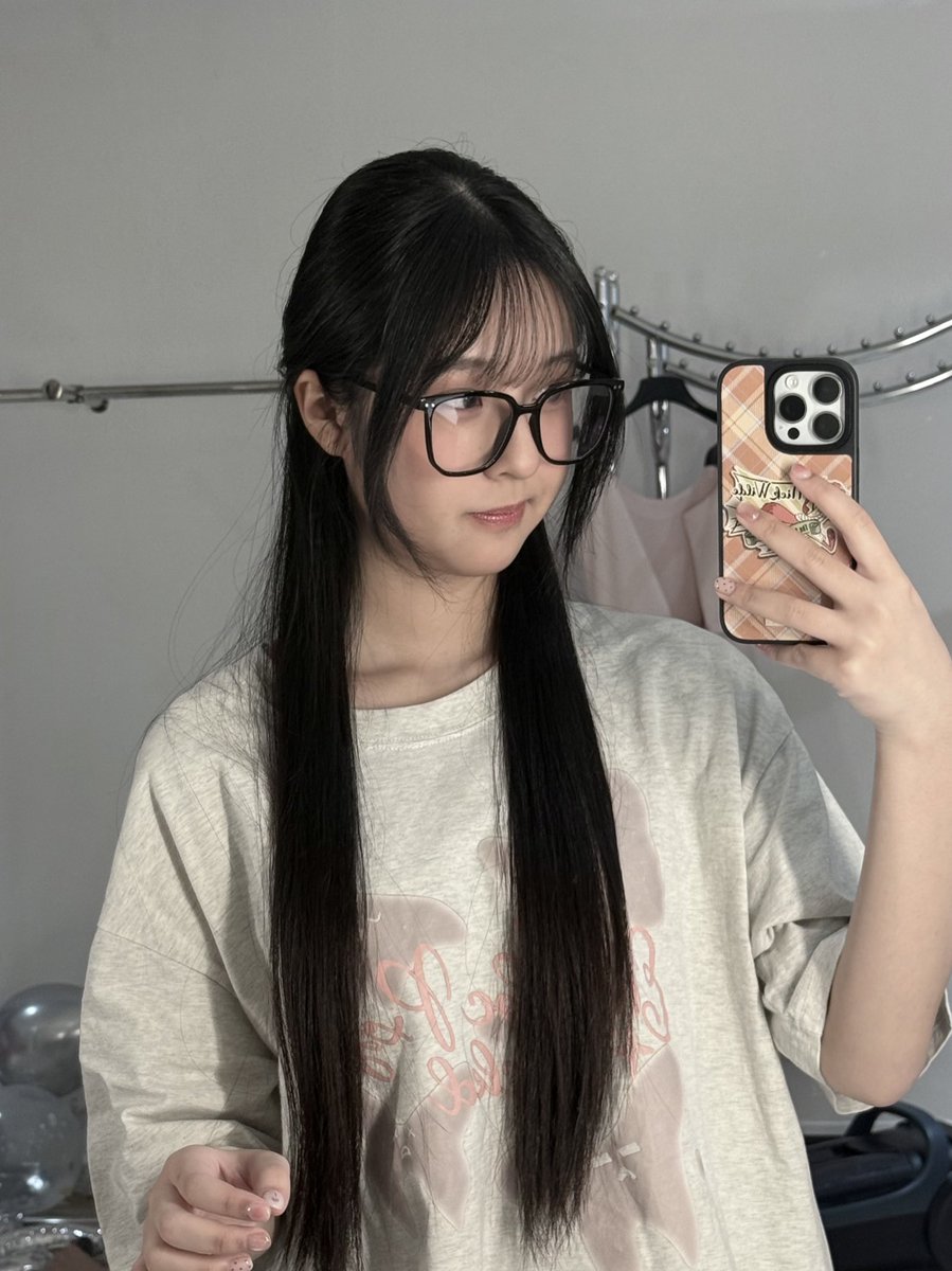 Hillary₊˚⊹♡ tweet media