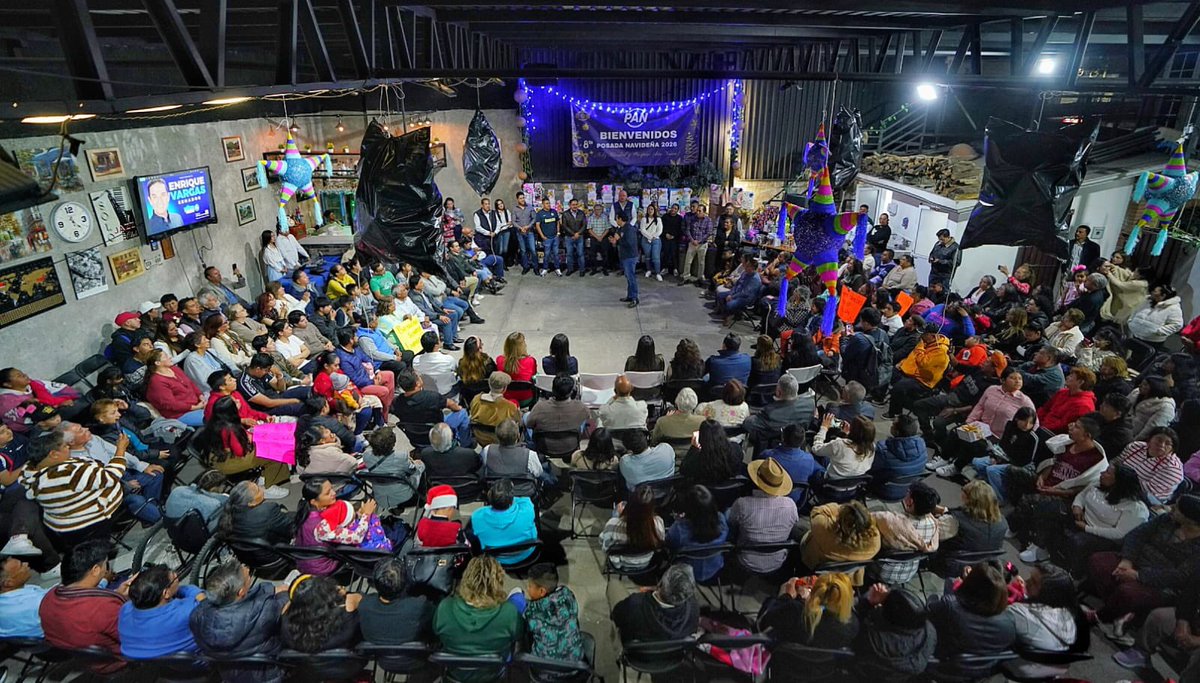 EnriqueVargasdV's tweet photo. Esta tarde asistí a una posada con amigas y amigos de #CuautitlanIzcalli con quienes disfrutamos de música, regalos y mucha diversión en esta temporada navideña. 

(1/2) https://t.co/bBp21lRTjv
