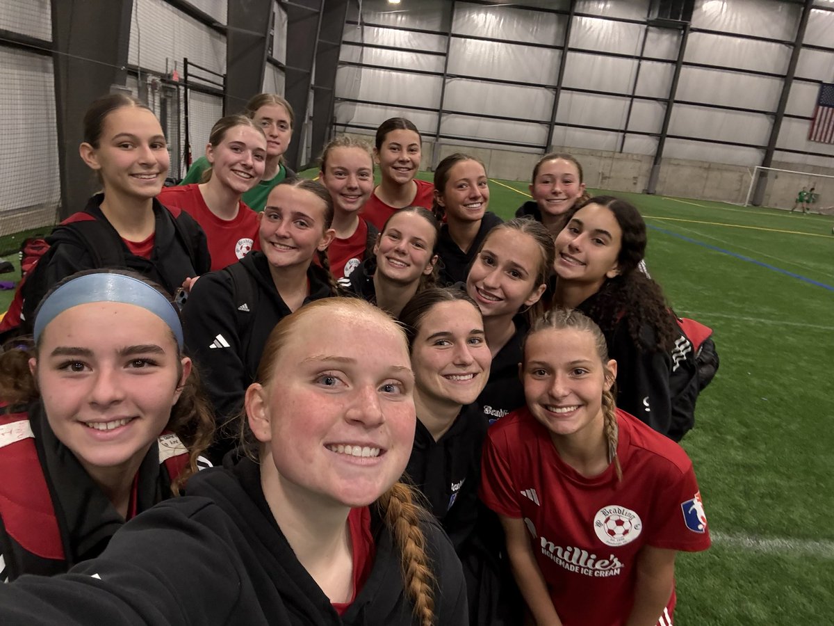 Beadling2009GA's tweet image. Great win today to finish off 2025!

⚽️ @Addison_Vrabel 
⚽️ @ElliePetruzzi 
⚽️ @RosenwasserLily 
🅰️ @RosenwasserLily 
🅰️ @TomleyRachel 

@BeadlingSoccer @GAcademyLeague