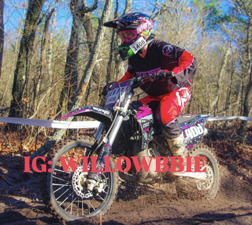 weldingwillow's tweet photo. it’s been too long… should i get another bike ? 👀 

#dirtbike #dirtbikegirl #moto #motogirl https://t.co/EUIPAleRVN