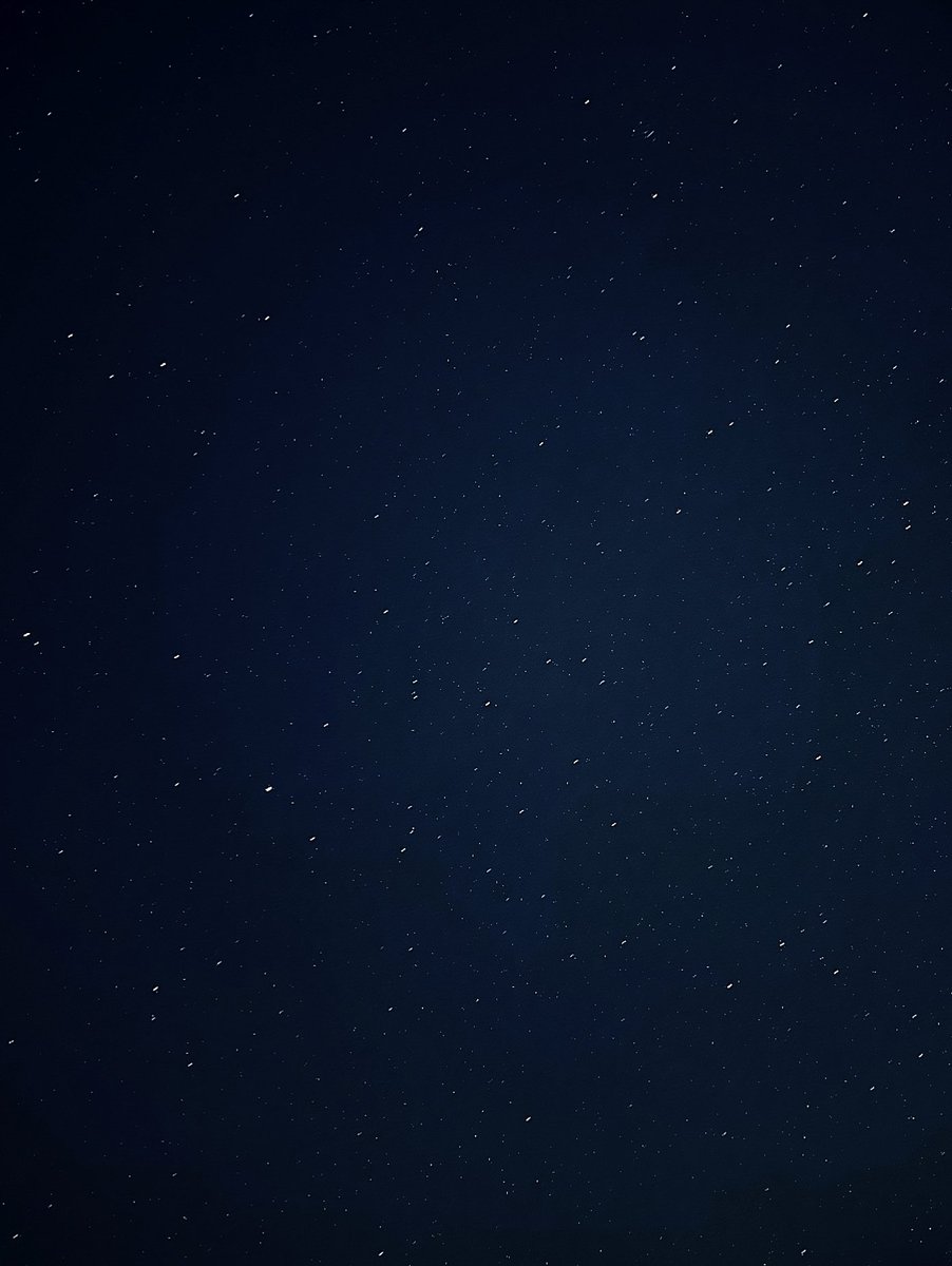 v993h's tweet photo. Winter stars 🌌✨ https://t.co/5bwlF306sm