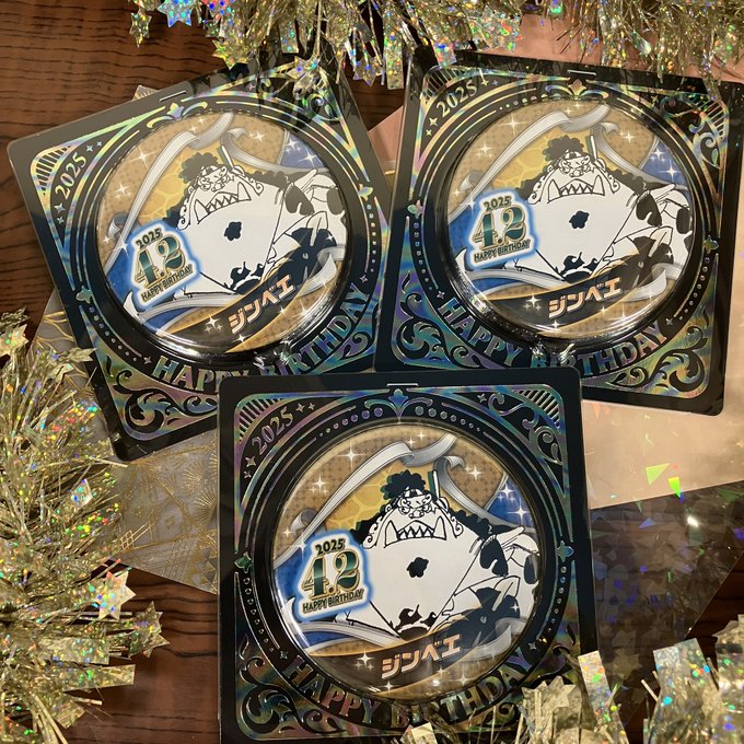 再入荷】原画商品 バースデイ缶バッジ ジンベエ 550円（税込） 好評