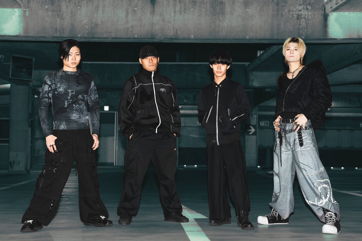 Frostbite_jp's tweet photo. 【𓆩RELEASE INFO𓆪】

FROSTBITE 
5th Digital Single
:
" Razor Veil "
:
2025 . 12 . 20 RELEASE
: https://t.co/QKoOSt02Mt