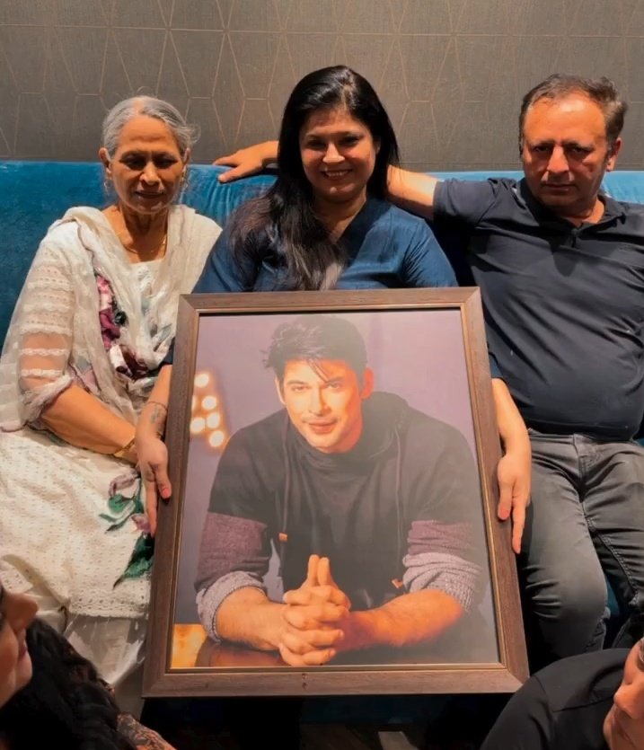 <a href="/sidharth_shukla/">Sidharth Shukla</a> Fans Family ❤😍