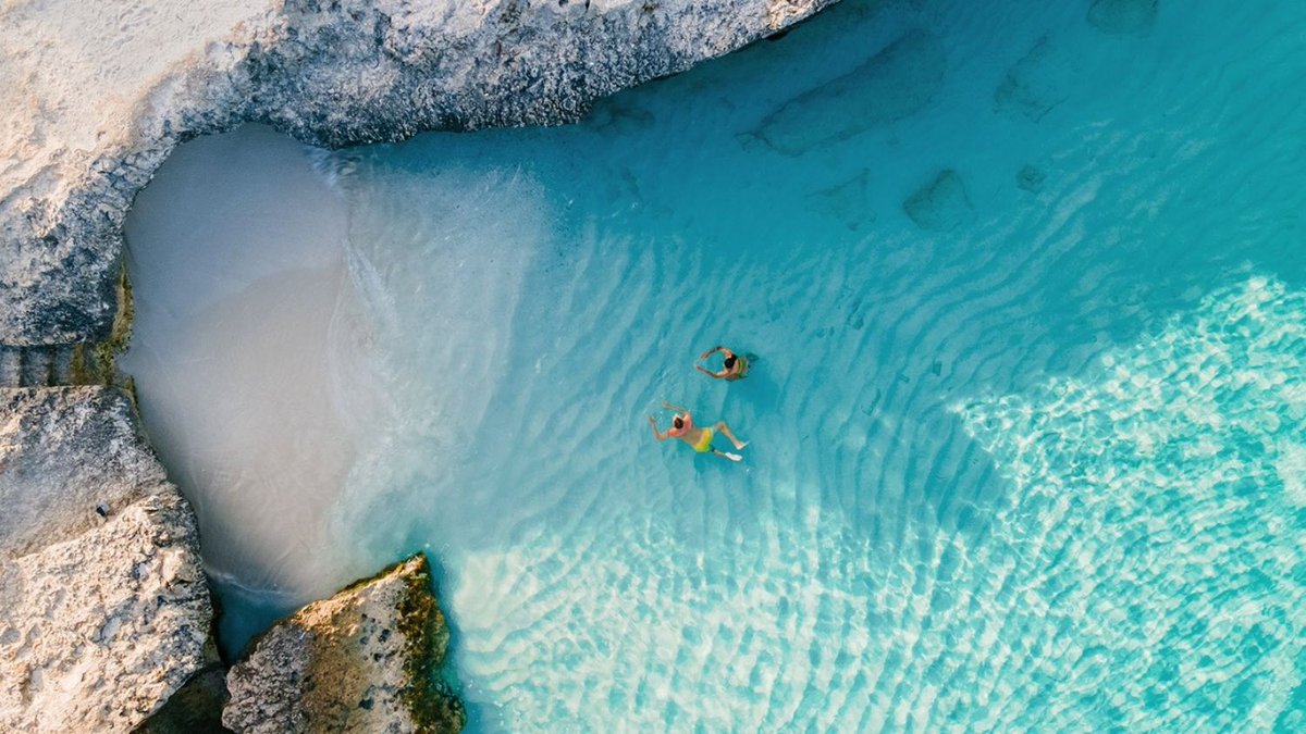 Budget Travel tweet media