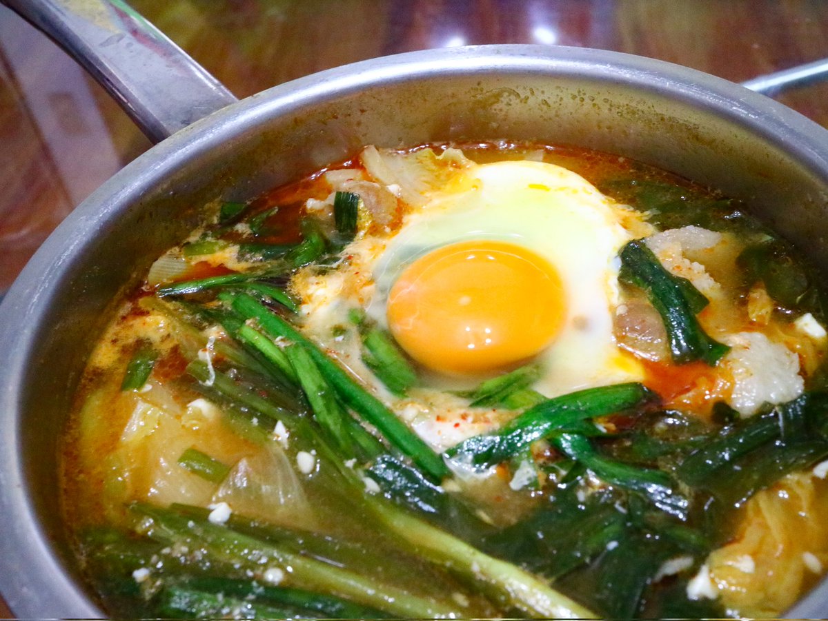 BBQの余り食材でキムチチゲ
見た目はアレだけど、魚介の出汁爆発
ハイ、最高〜
#締めはラーメン入れる