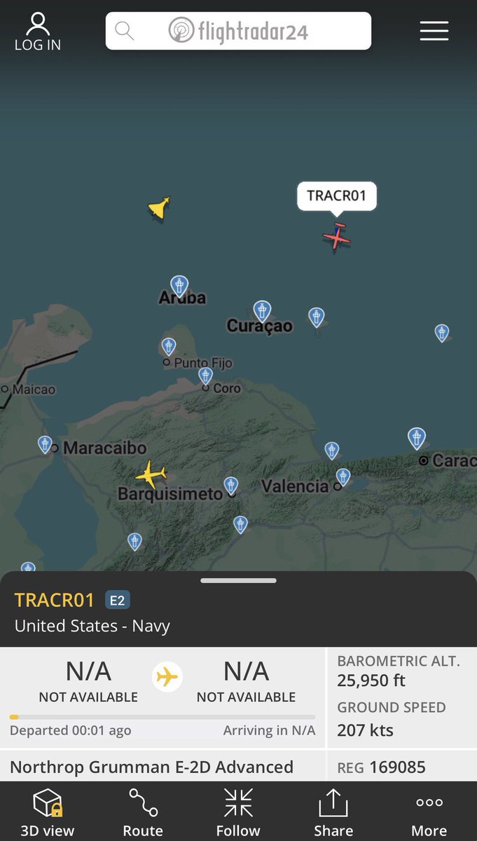 🇻🇪🚨| ÚLTIMA HORA: Un avión de alerta temprana y control aerotransportado E2D avanced de Estados Unidos aparece frente a las costas de Venezuela junto a un caza F18. Trump tiene al filo de la navaja al régimen narcogenocida de Nicolás Maduro.
