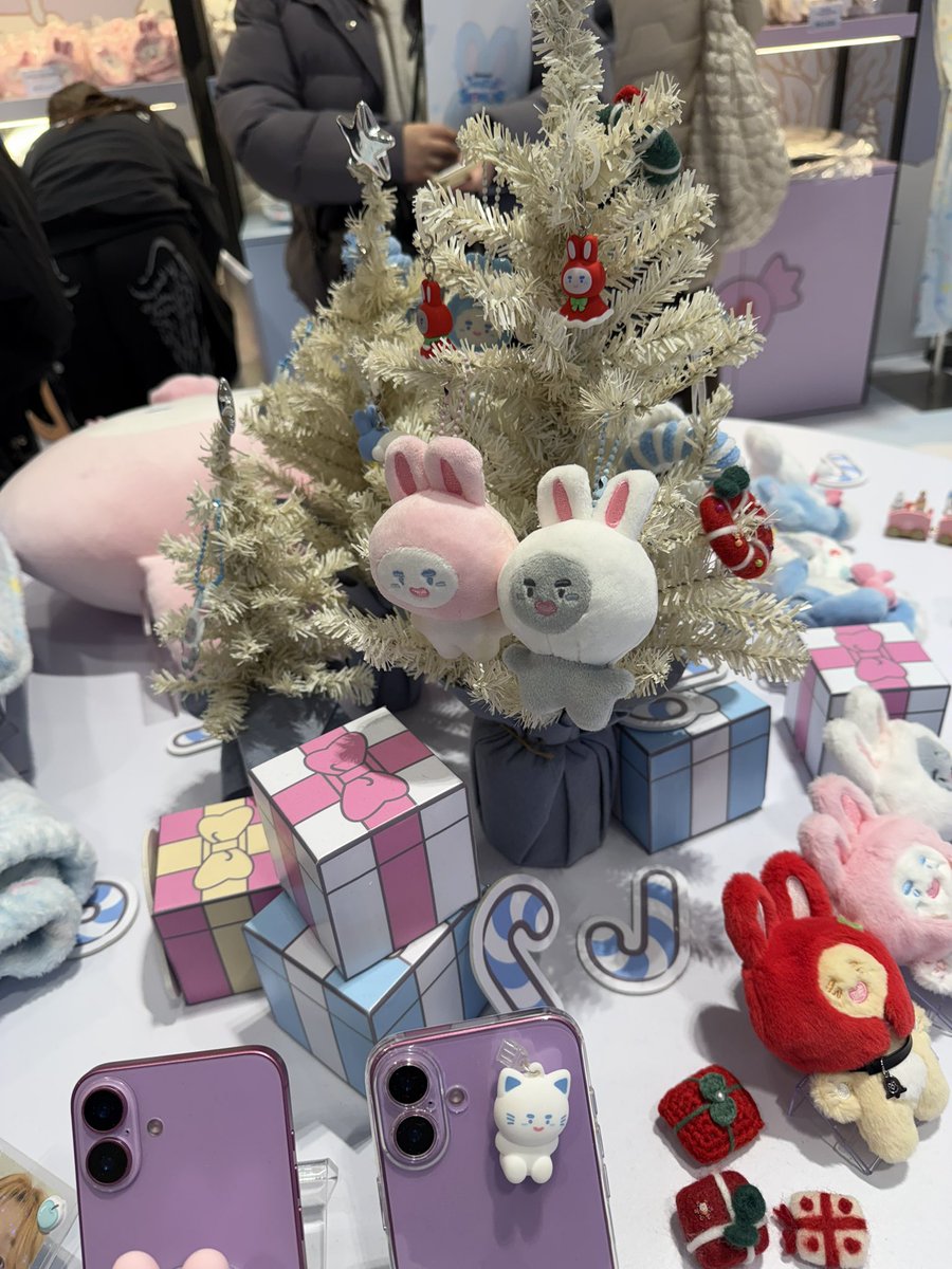 nann69's tweet photo. #온유 #ONEW
#찡냥이팝업 #JJINGNYANG_POPUP
#JJINGNYANG_S_TWINKLE_SNOWYLAND #사운드웨이브 https://t.co/GIOLBUKD6s