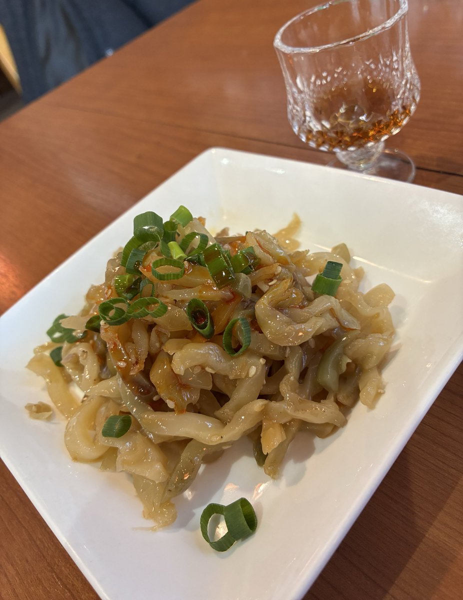 ザーサイだけで紹興酒ボトル半分が消えた
#三顧軒