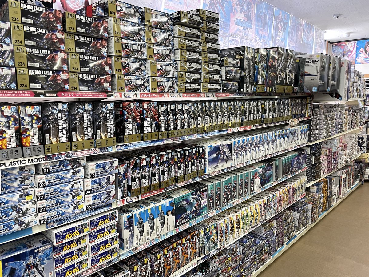 ガンプラ棚が充実してきました！ 購入制限等はございません。 年越し