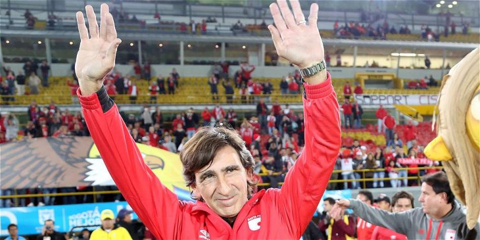 Costas y otro NADAPLETE que quedará en la historia. 

❌Nada en libertadores
❌Nada en sudamericana 
❌Nada en copa argentina 
❌Nada en apertura
❌Nada en clausura

Su unico festejo? No perder con el peor Independiente de la historia.