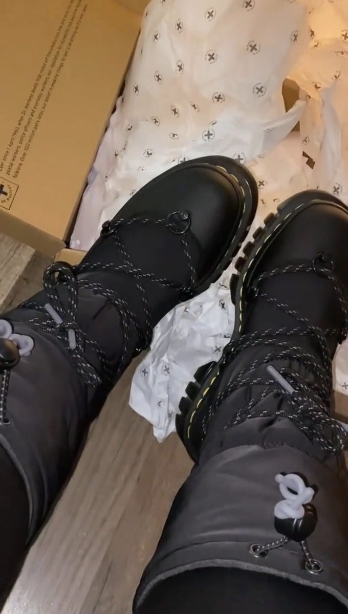 seleena6166's tweet image. I know my credit card tied of me but I gotta have em 😩😍